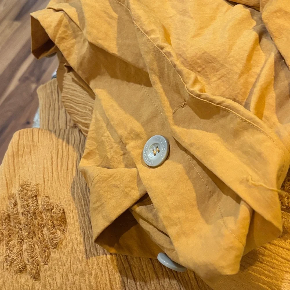 Threshold elegant mustard